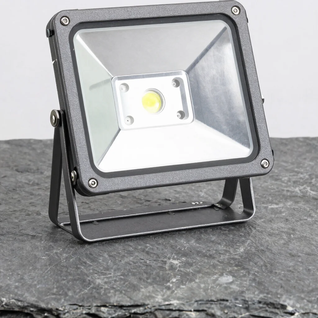Tanzastar SolarPulse Heavy-Duty Floodlight